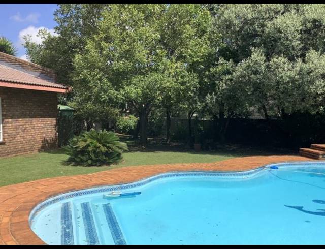 4 BEDROOM HOUSE FOR SALE IN BRACKENHURST
